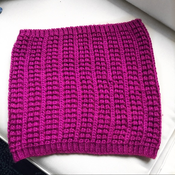 💖 CHUNKY KNIT FUSHIA INFINITY SCARF! - Picture 4 of 6